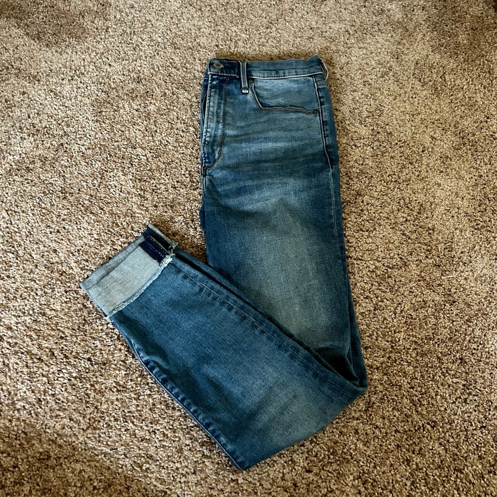 Abercrombie & Fitch Ultra High Rise Super Skinny Jean